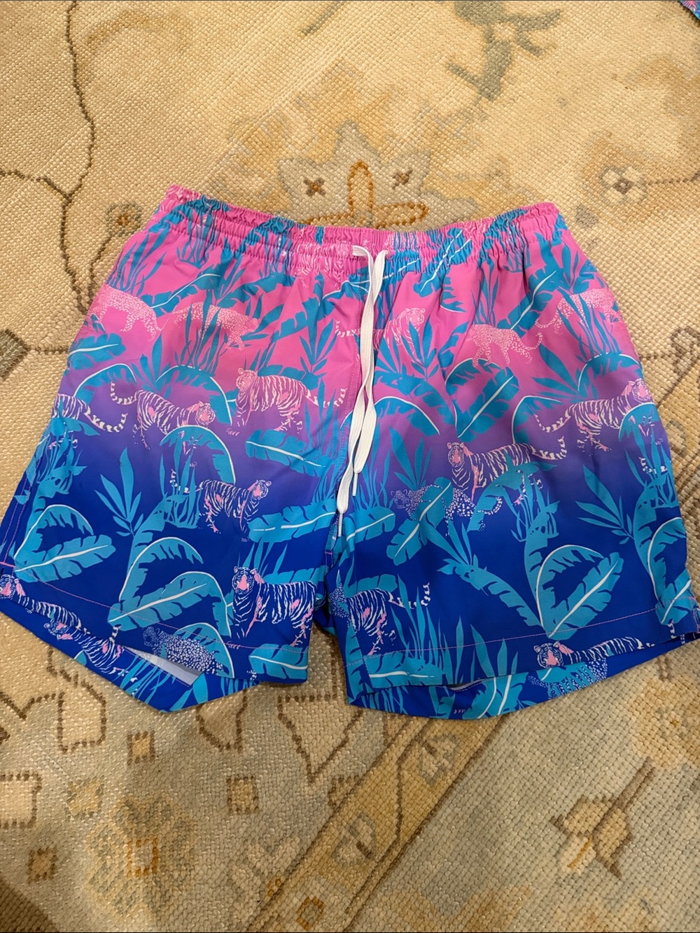 chubbies Pink & Blue Gradient Tiger Leaf Swim Trunks
